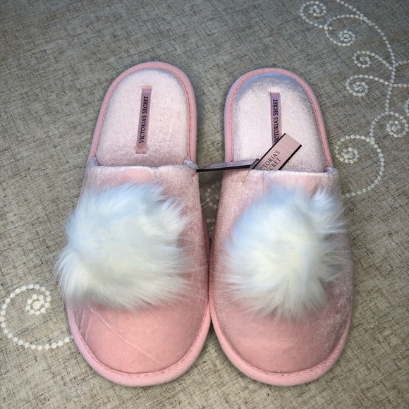 Victoria Secret Pink Pom Pom Slippers New - Picture 2 of 6